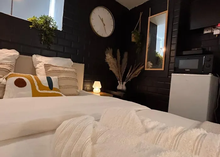 Louis Ricard לינה וארוחת בוקר רואן