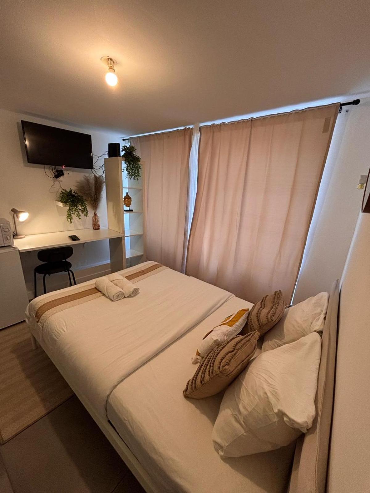 Couette-café Louis Ricard Rouen, France - réserver maintenant, les prix ...